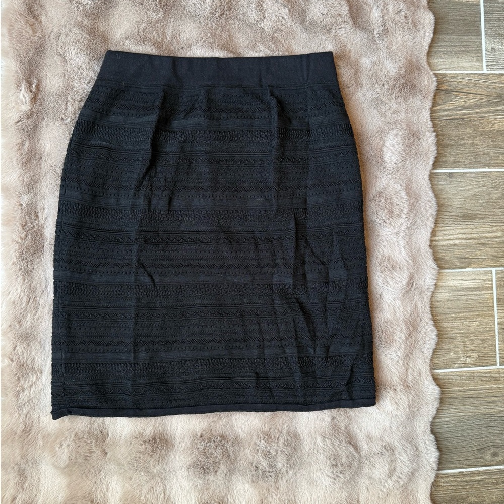 White House Black Market black mini pencil skirt with textured detailing, XS
